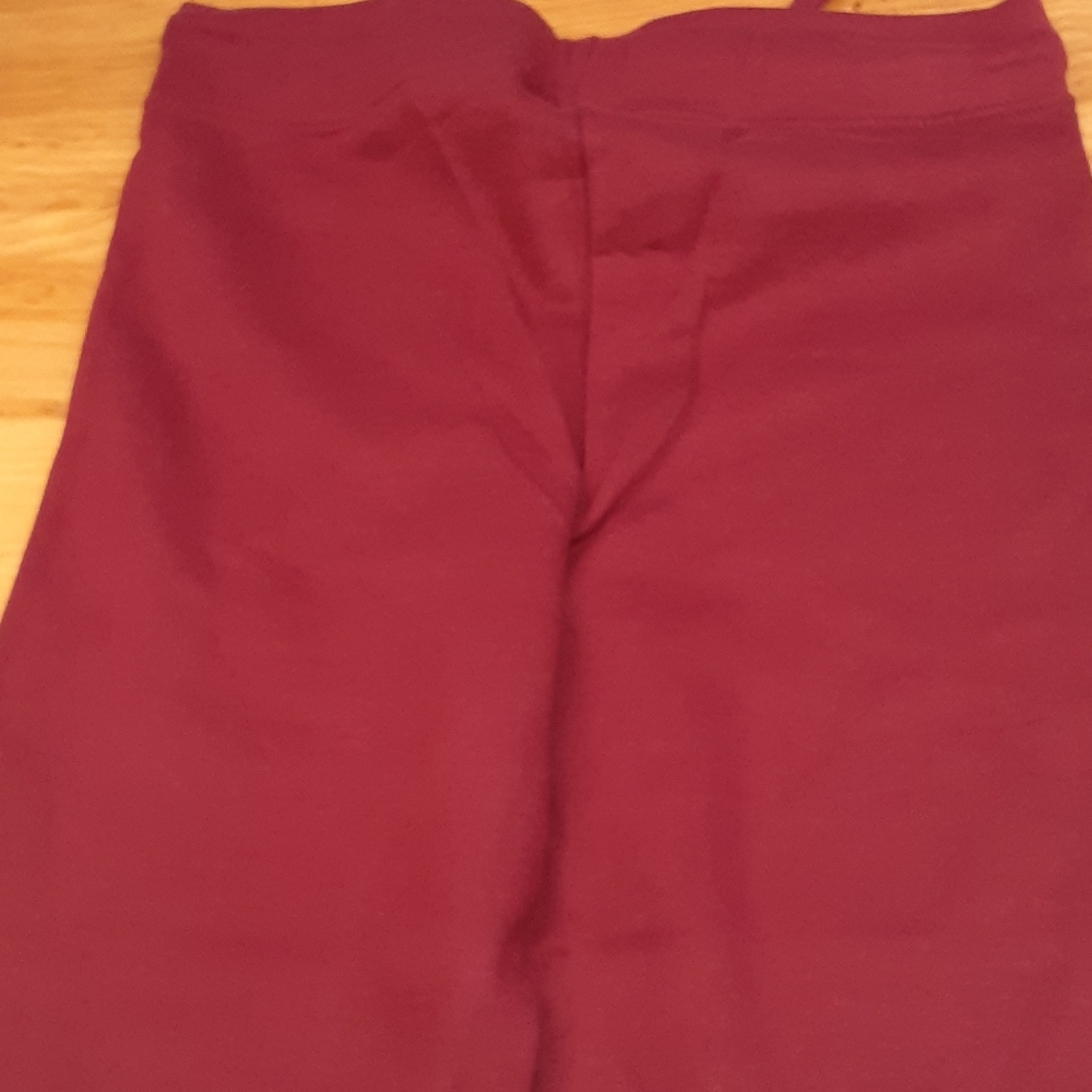 Capris Maroon - Picture 4 of 4